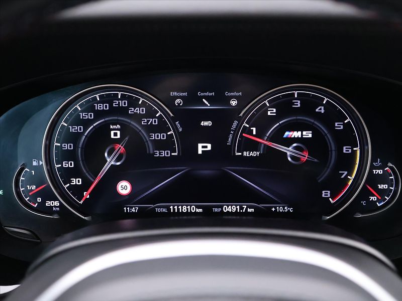 BMW M5 4,4 V8 441kW xDrive Individual - fotka 22 z 46
