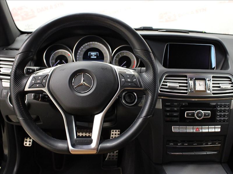 Mercedes-Benz Třídy E 2,0 Cabrio E 200 7G-tronic - fotka 27 z 32