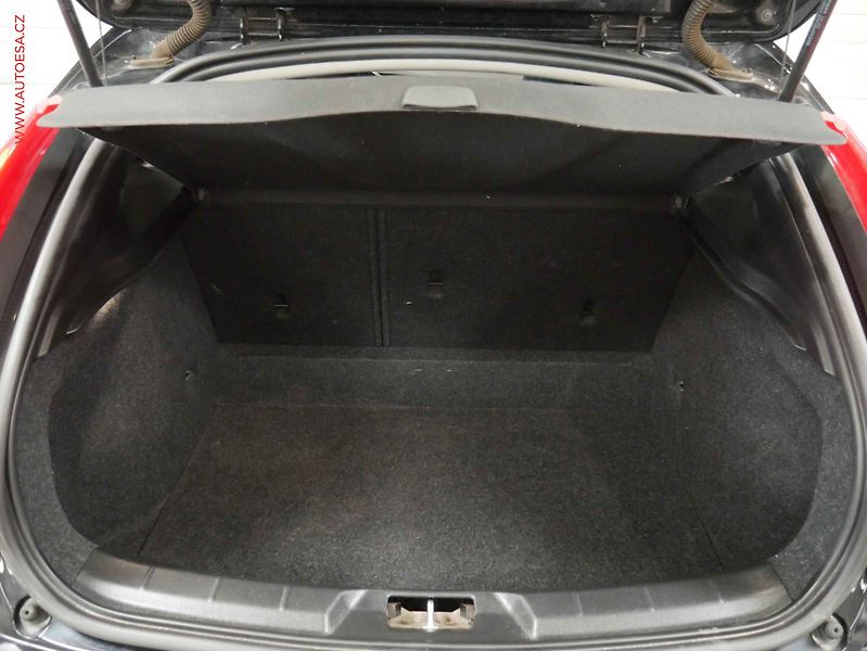 Volvo V40 (2014) 1.6 D2, servis.kniha - fotka 7 z 20