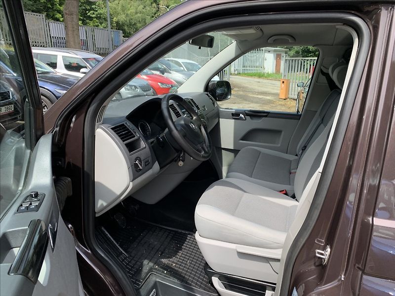 Volkswagen Caravelle 2,0 TDI  103kW - fotka 14 z 16