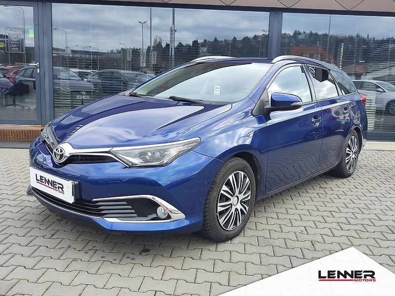 Toyota Auris 1.6 D-4D/82kW Executive ČR - fotka 1 z 30