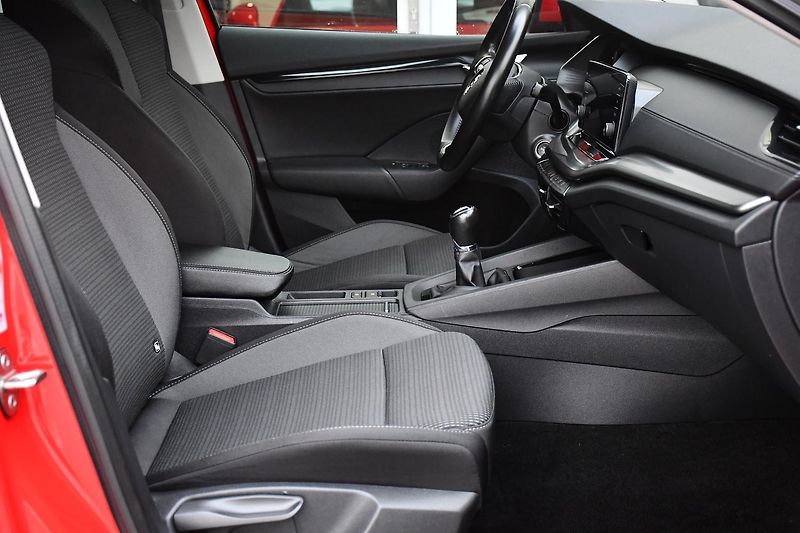 Škoda Octavia 1.5TSi ČR 1M Ambition - fotka 17 z 41