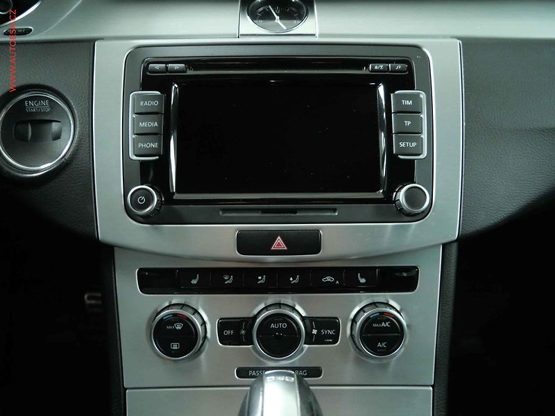 Volkswagen Passat (2013) 2.0 TDi 4x4, ČR, AT, xenon - fotka 13 z 21