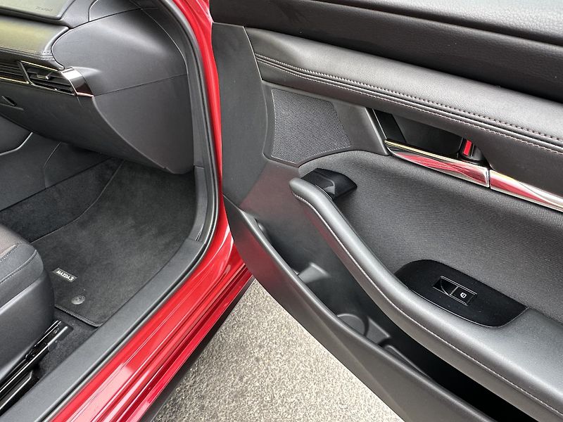 Mazda 3 (2019) 2.0L SKYACTIV-G * ČR * 1.Maj.  - fotka 26 z 43