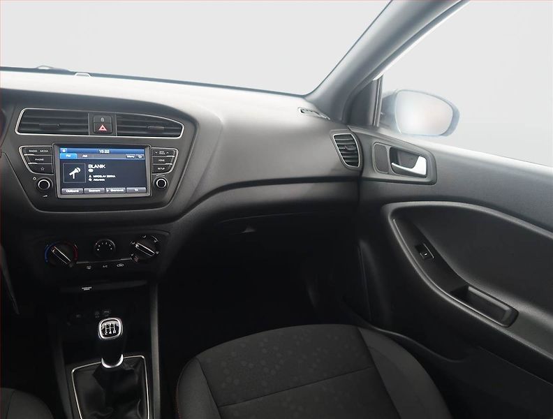 Hyundai i20 (2019) 1.2, Tempomat, Park. senzory - fotka 8 z 14