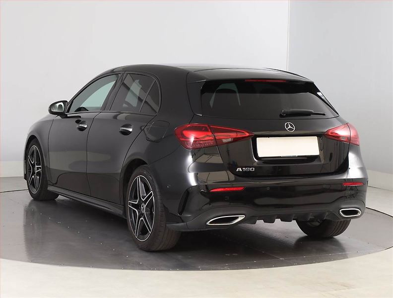 Mercedes-Benz Třídy A (2023) A 180 - fotka 4 z 20