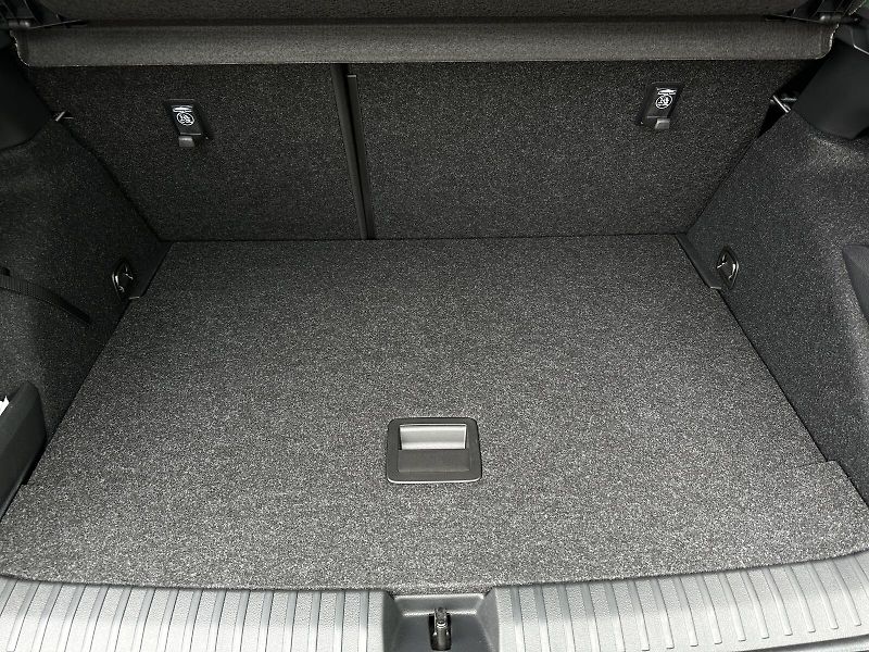 Škoda Kamiq 1.0TSi DSG Monte Carlo 116PS M - fotka 37 z 38