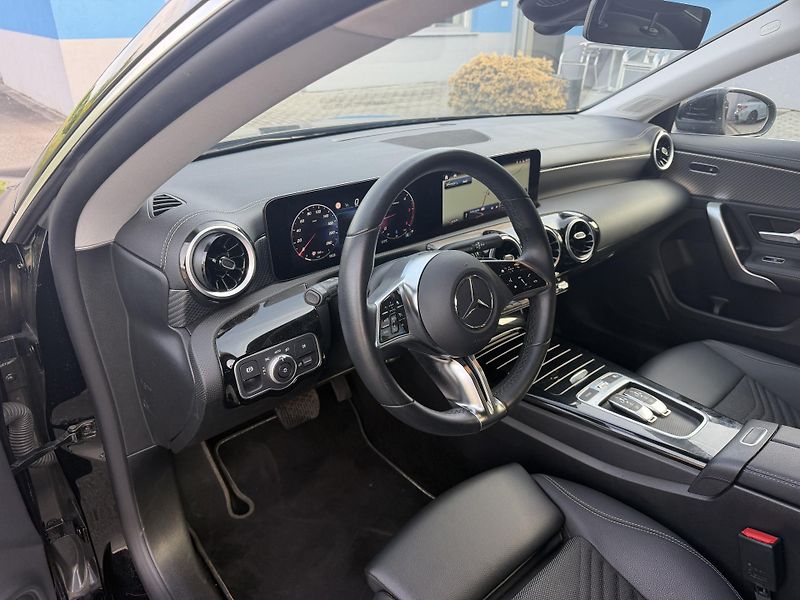 Mercedes-Benz CLA 180D automat navigace  - fotka 11 z 21