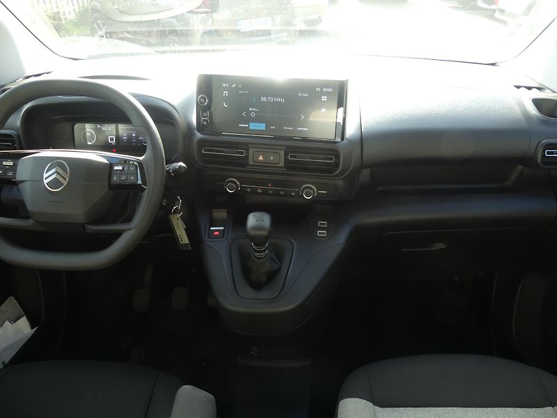 Citroën Berlingo (2026) PLUS PROFI Diesel 100k Manual  - fotka 10 z 17