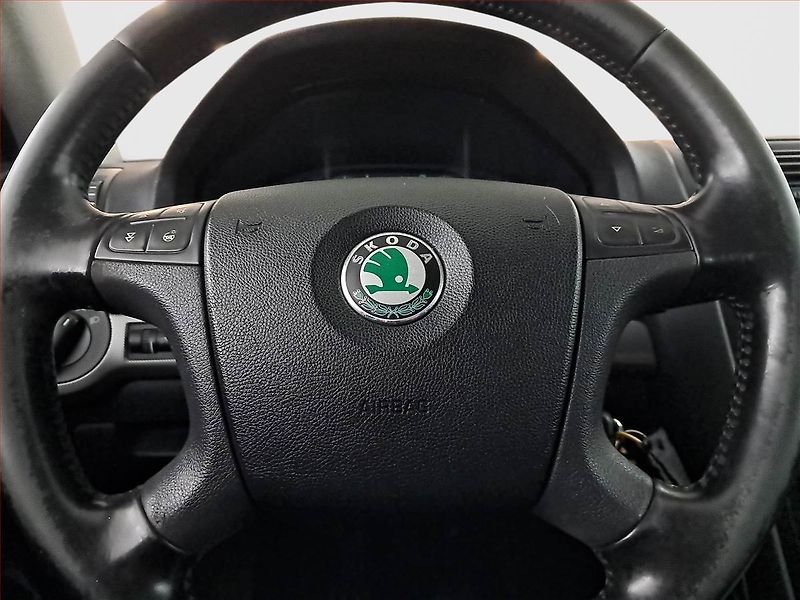 Škoda Octavia (2007) 2.0 TDI, nová STK, Tažné - fotka 15 z 15