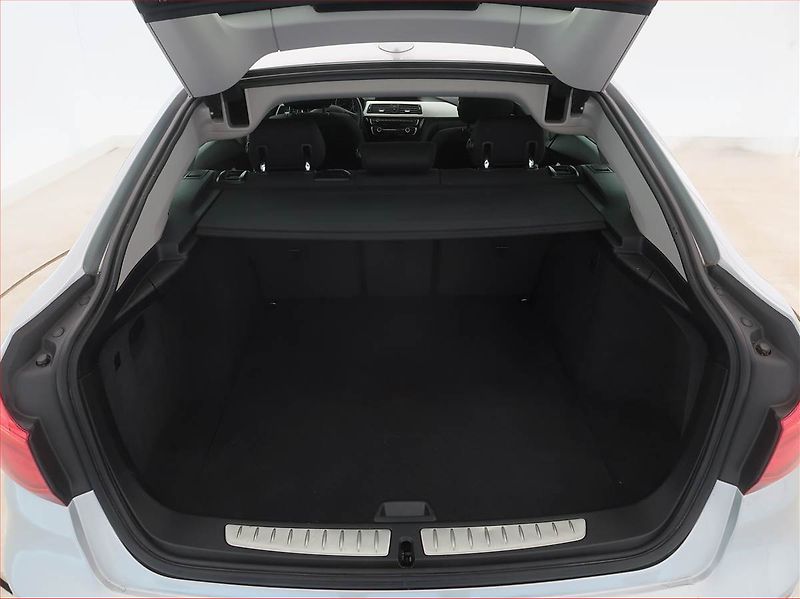 BMW Řada 3 (2018) 318d GT, Automat, Navi - fotka 14 z 25