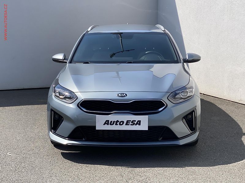 Kia Ceed (2020) 1.4 T- GDi, 1.maj,ČR, GT - fotka 2 z 20