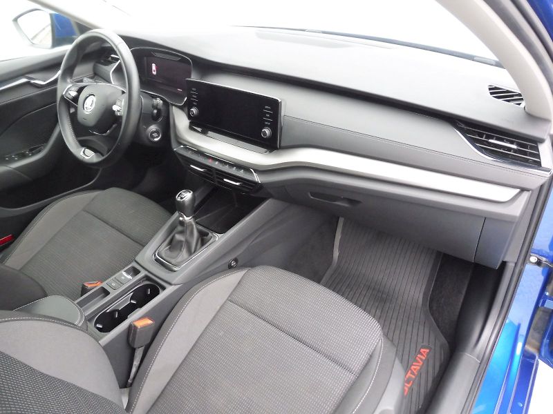 Škoda Octavia (2023) Ambition 1,5 TSI 110kW - fotka 8 z 27
