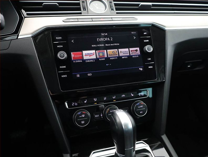 Volkswagen Passat (2018) R-Line 2.0 TDI, Automat, Kůže - fotka 10 z 21