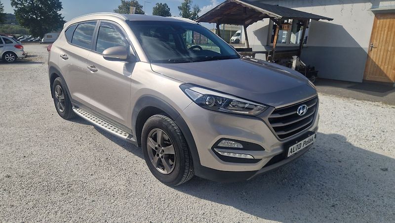 Hyundai Tucson 1,7 CRdi 16V - fotka 2 z 11