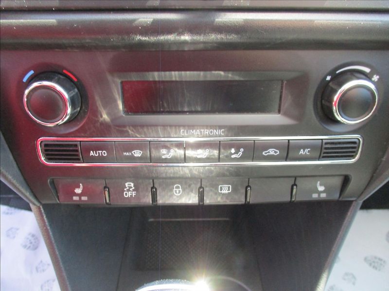 Škoda Rapid 1,4 TSI, DSG,NAVI,Spaceback, - fotka 18 z 43