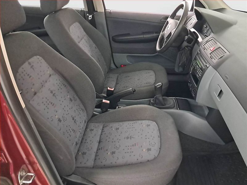 Škoda Fabia (2003) 1.2 12V, po STK, levný provoz - fotka 9 z 16