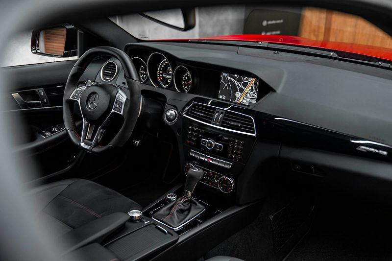Mercedes-Benz Třídy C Black Series - fotka 10 z 23