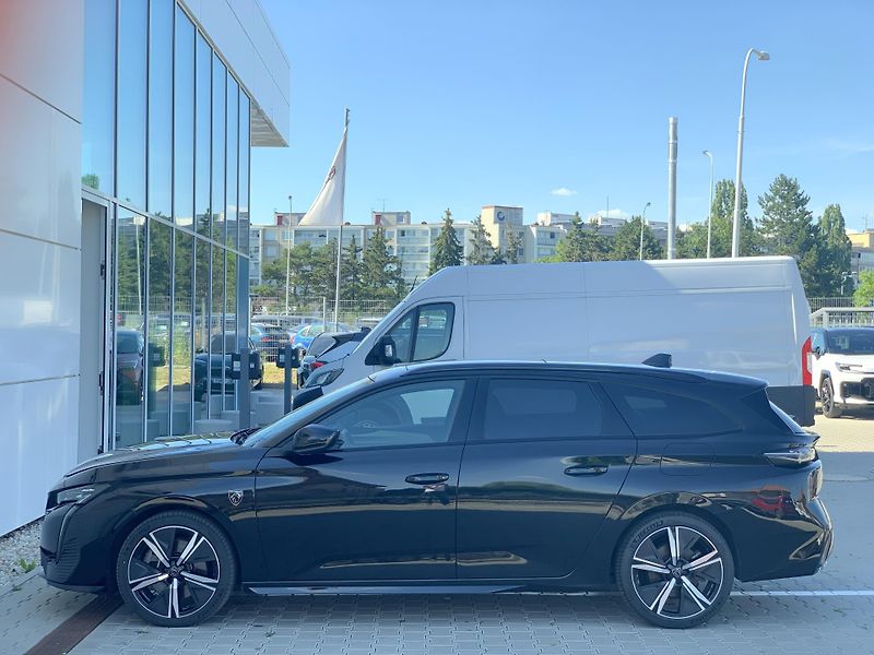 Peugeot 308 SW GT 1.6 PHEV 133kW AT8 - fotka 14 z 33