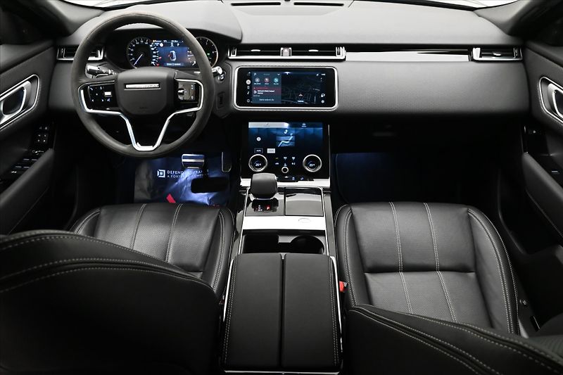 Land Rover Range Rover Velar 2,0 D200 150 kW R-Dynamic AWD - fotka 15 z 30