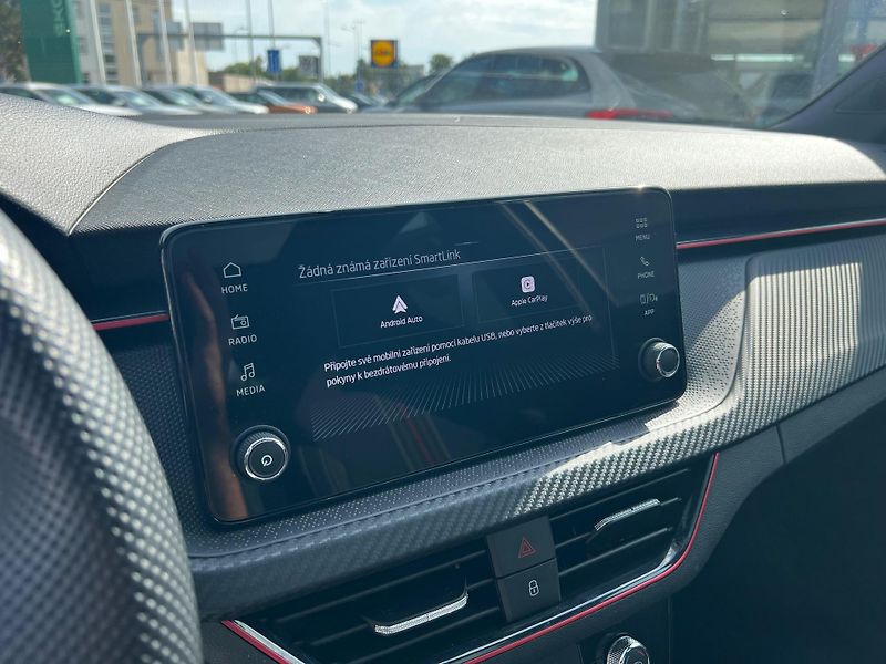 Škoda Kamiq Monte Carlo 1.5 TSI 110kw DSG - fotka 12 z 24