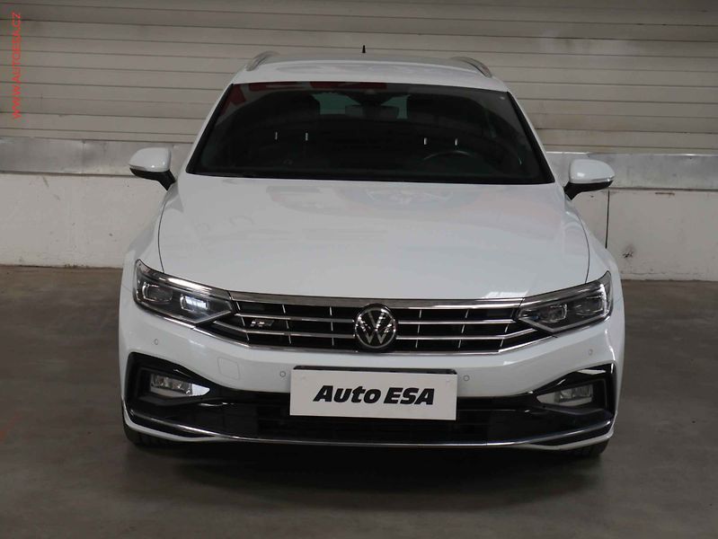 Volkswagen Passat (2023) 2.0TDi, 2.maj,ČR, R-Line - fotka 2 z 25