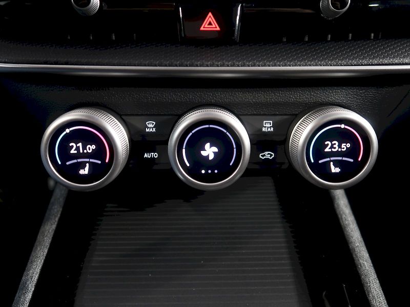 Škoda Superb (2024) 2.0TDI 110KW DSG NAVI - fotka 32 z 43