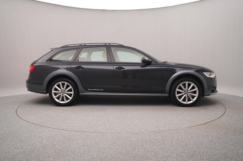 Audi A6 ALLROAD QUATTRO 3.0 TDI AUT - fotka 9 z 35