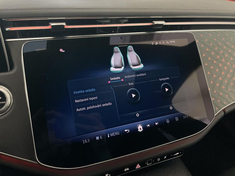Mercedes-Benz Třídy E E 220d 4Matic AMG - fotka 35 z 41