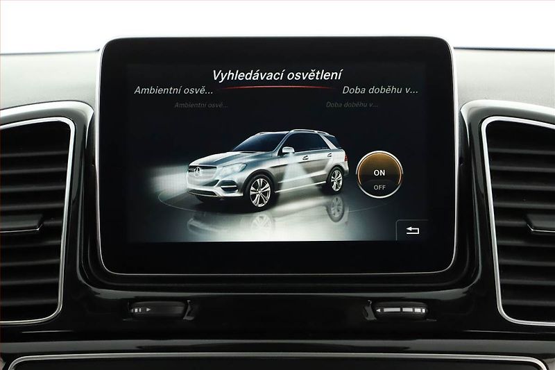 Mercedes-Benz GLE (2015) AMG line 400 - fotka 15 z 30