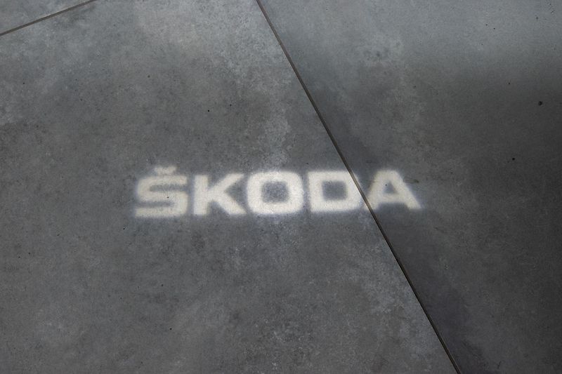 Škoda Octavia 2.0 TDI DSG*MASÁŽE*ACC*DPH* - fotka 15 z 38