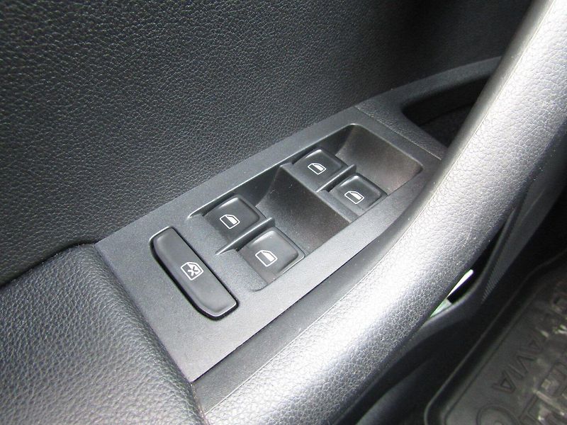 Škoda Octavia (2014) 1.6 TDI 77kW  ZIMNÍ KOLA - fotka 24 z 35