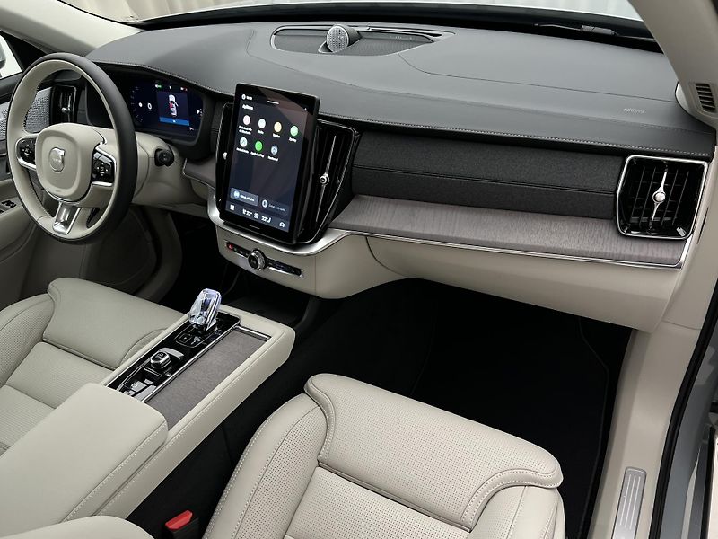 Volvo XC90 (2026) B5 AWD BRIGHT PLUS - fotka 19 z 45