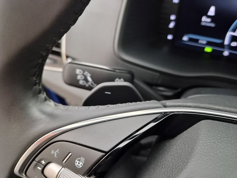 Škoda Karoq 1.5 TSI Top selection - fotka 10 z 25