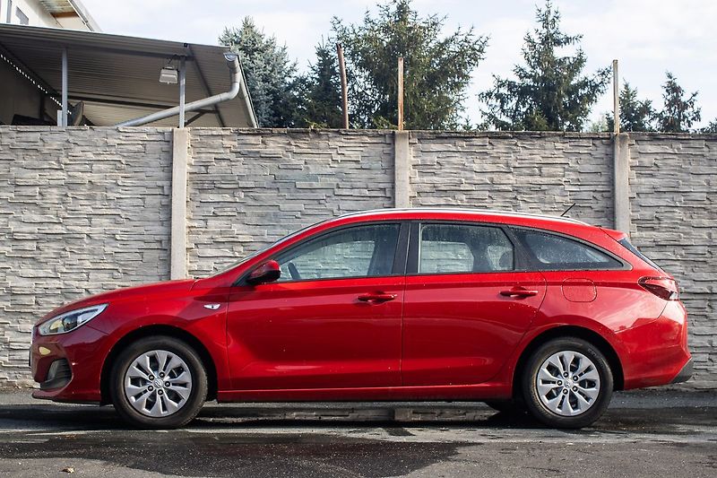 Hyundai i30 - fotka 8 z 17