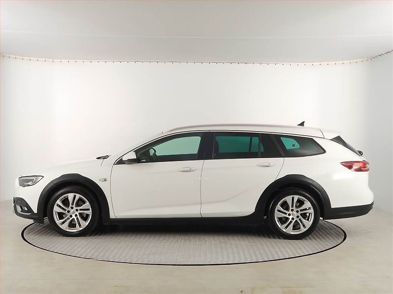 Opel Insignia (2019) Navi, Tempomat, Park. senzory, - fotka 3 z 19
