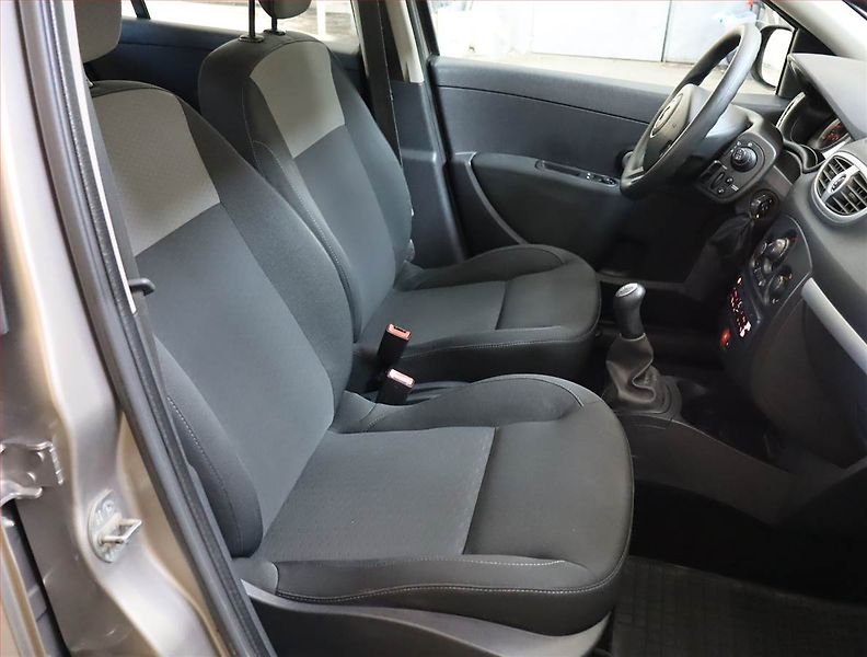 Renault Clio (2009) 1.2 16V , ČR,1.maj, nová STK - fotka 9 z 19