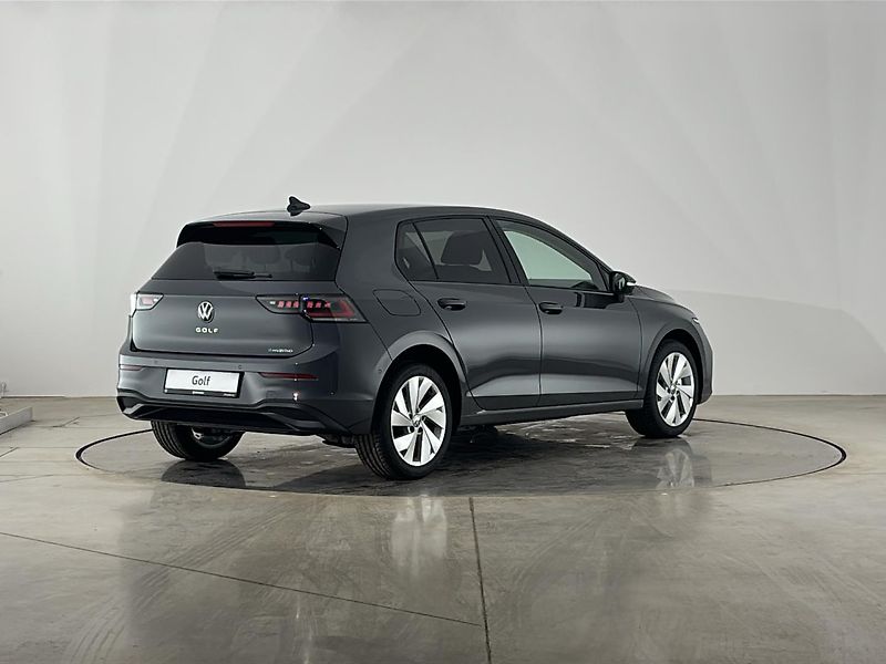 Volkswagen Golf (2025) Hatchback - fotka 2 z 28
