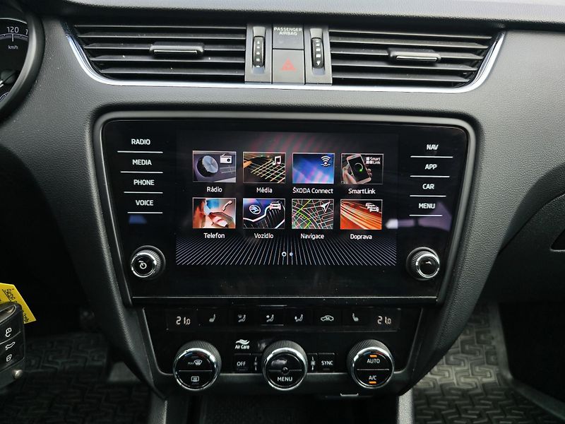 Škoda Octavia 2,0TSI 140KW DSG FULL LED NAVI - fotka 22 z 30
