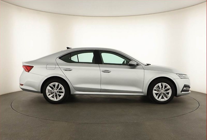 Škoda Octavia (2021) Style 1.5 TSI e-tec - fotka 6 z 14