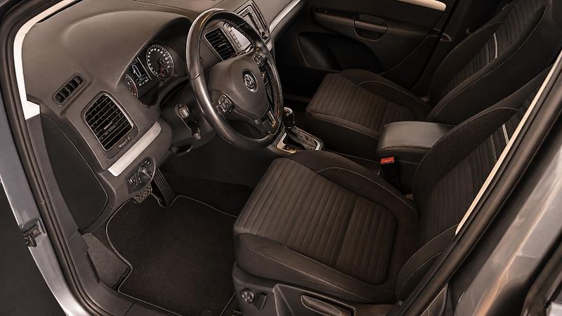 Volkswagen Sharan (2015) 2.OTDi-130kW-DSG-Highline-7mís - fotka 13 z 14