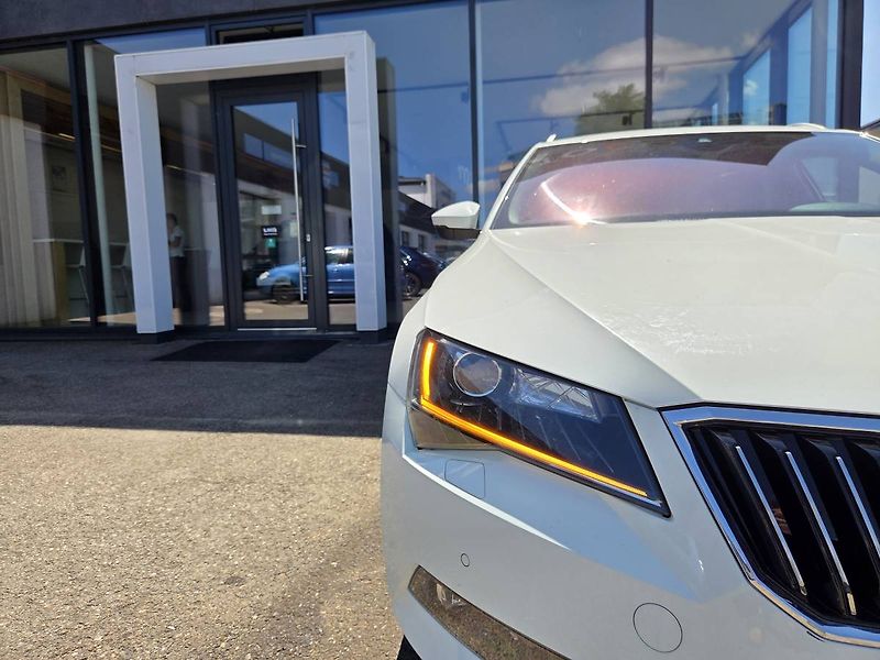Škoda Superb (2015) 1.4 TSI Style Plus - fotka 7 z 53