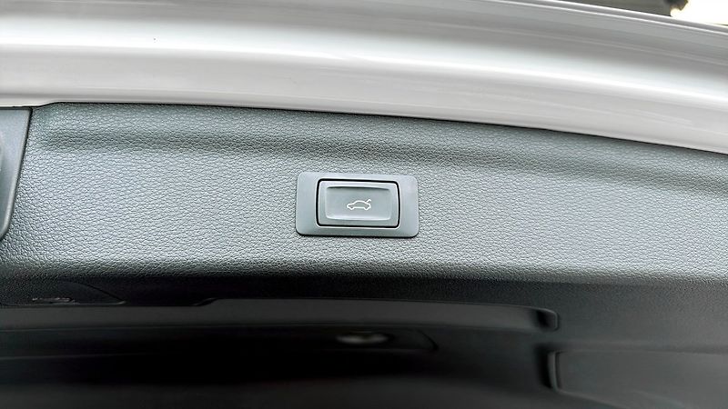 Audi Q3 35TFSI NezTop LED Taž Cockpit - fotka 15 z 16