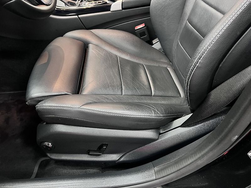 Mercedes-Benz Třídy C 220d 4-Matic Burmester Servis - fotka 13 z 45