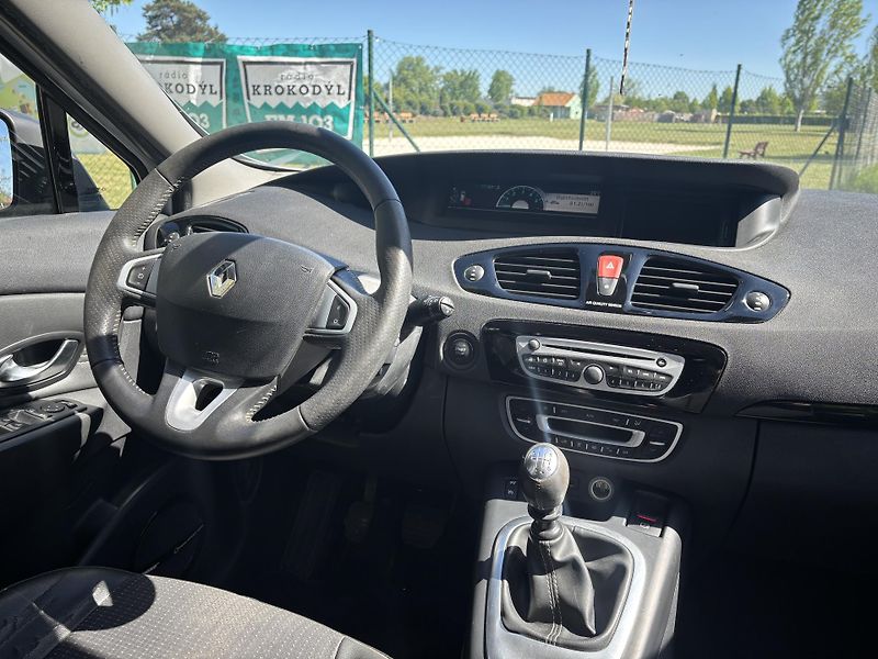 Renault Scénic 1.6 dCi BOSE Edition - fotka 21 z 27