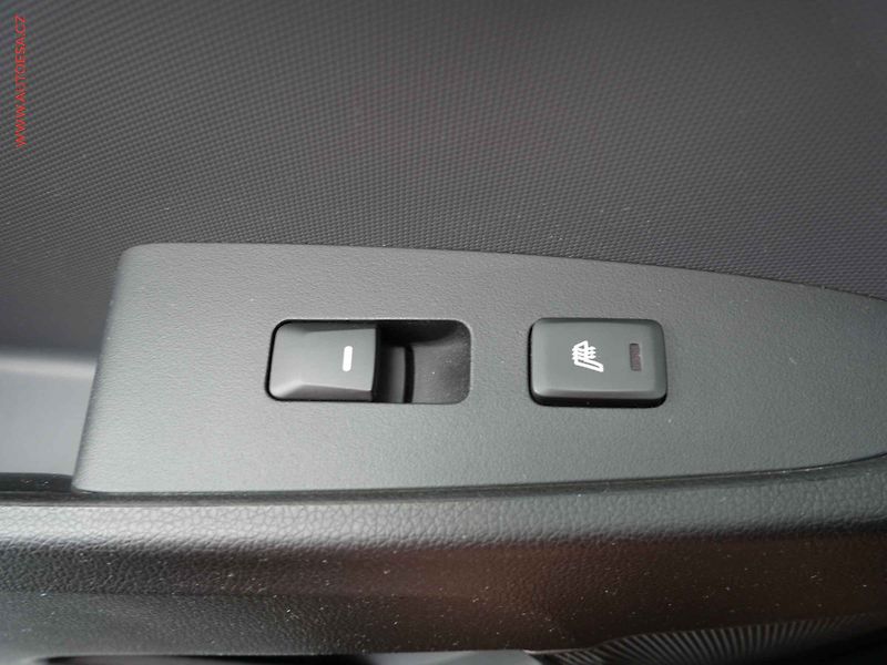 Kia Sportage (2013) 1.6 GDi, ČR - fotka 15 z 21