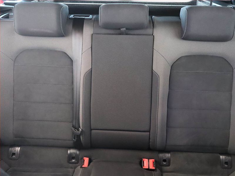Volkswagen Golf (2018) R-Line 1.6 TDI, Automat, Kůže - fotka 10 z 22