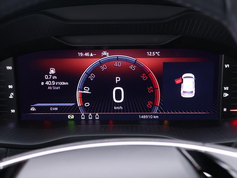 Škoda Karoq 2,0 TDI DSG 4x4 Tour Virtual - fotka 17 z 33