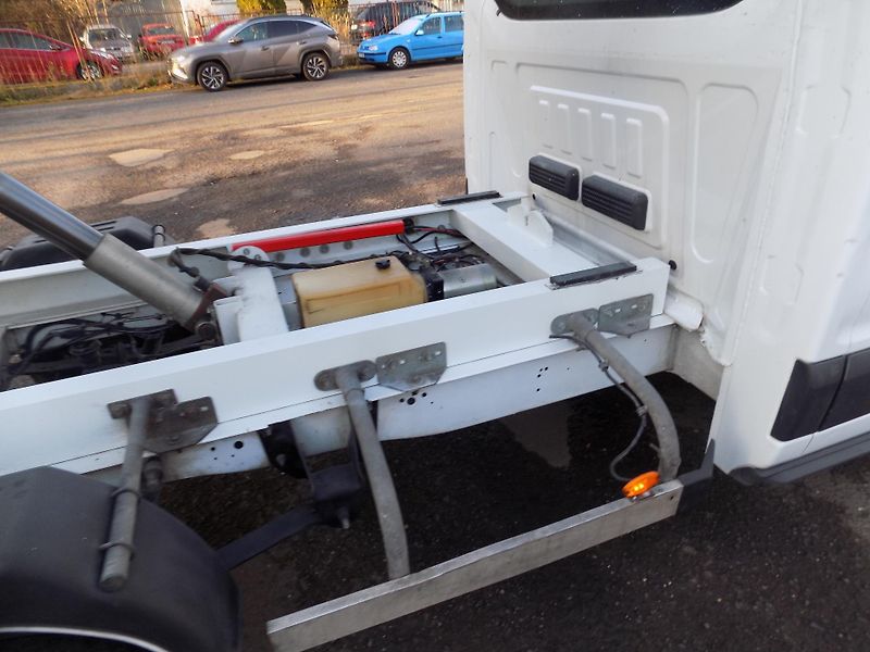 Ford Transit (2017) 2.0 96KW 7MÍST SKLÁPĚČ - fotka 42 z 47