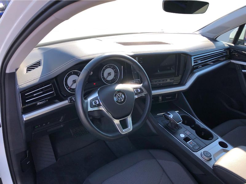 Volkswagen Touareg 3,0 TDI V6 4Motion - fotka 5 z 27